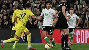 胜同曦更衣室 邱彪克里斯通道迎接全队